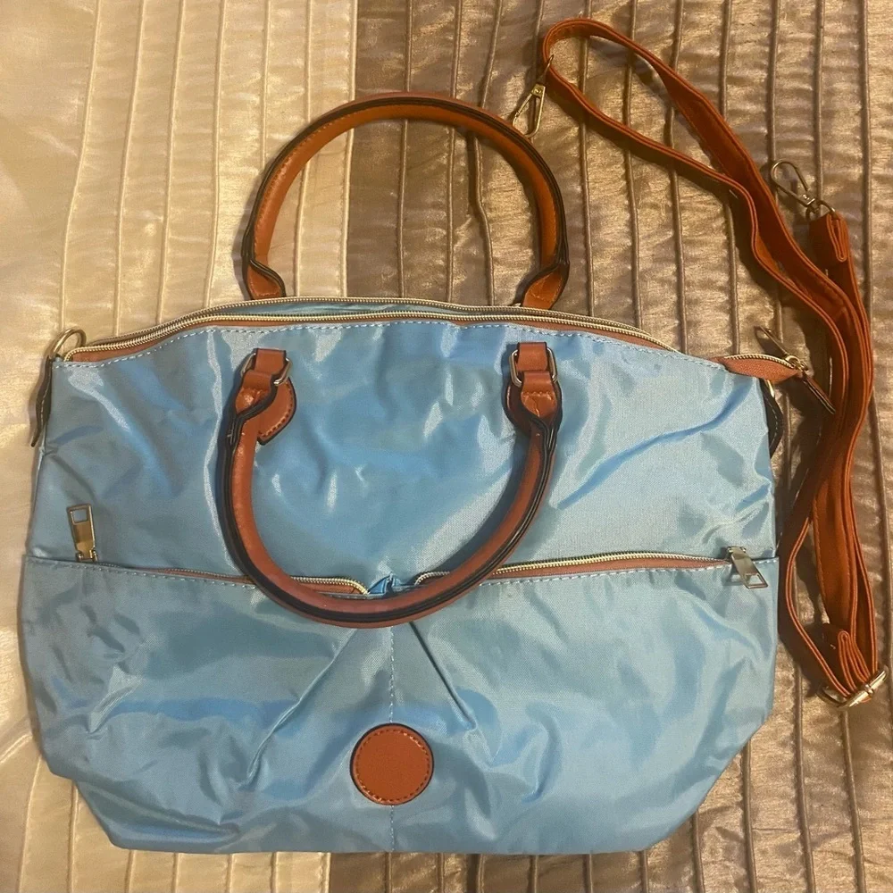 Satchel-NEW-Nylon Large Pocket Two front functional zippered pockets. Aqua Blue